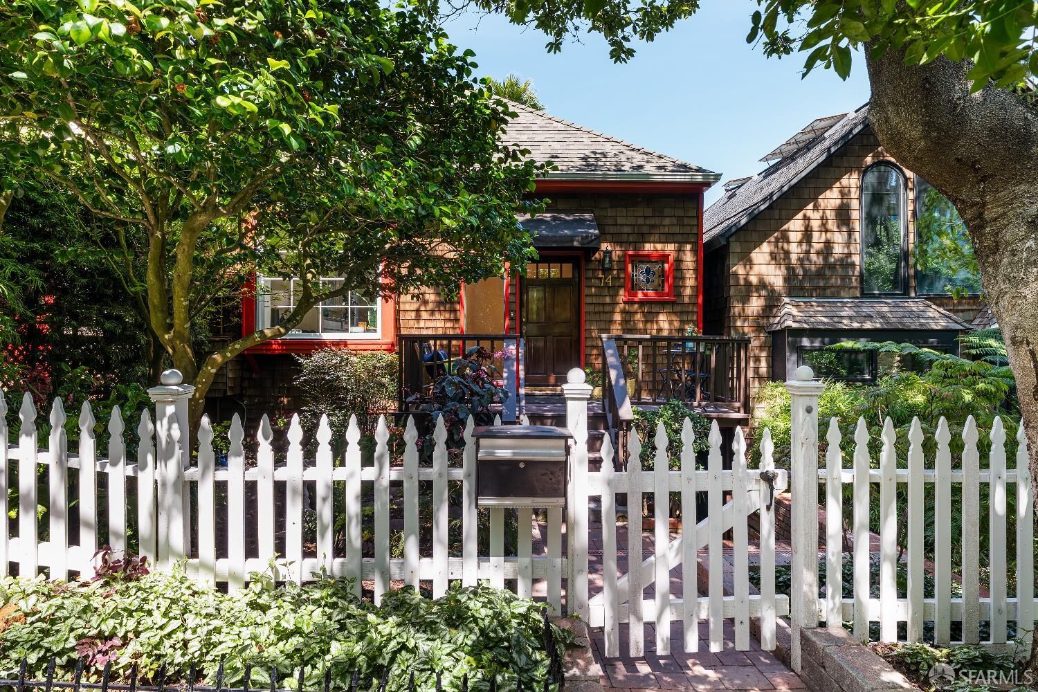 Property Photo: 74 Vulcan Stairway CA 94114