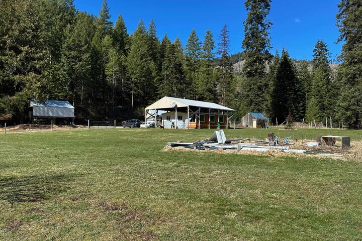 Property Photo: 4143 North Deer Lake Rd WA 99148