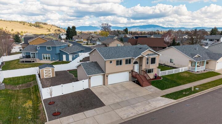 Property Photo:  4616 N Locust Ct  WA 99206 