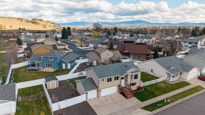 Property Photo:  4616 N Locust Ct  WA 99206 