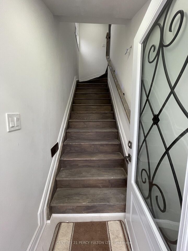 Photo de la propriété:  530 Country Glen Coach  ON L6B 1H4 