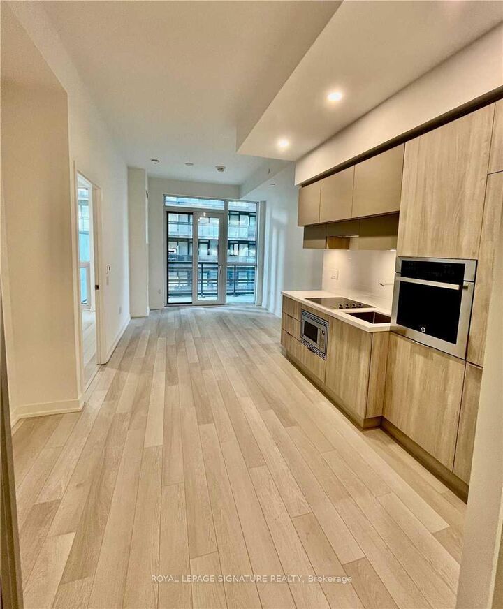 39 Roehampton Avenue 308 — photo 1
