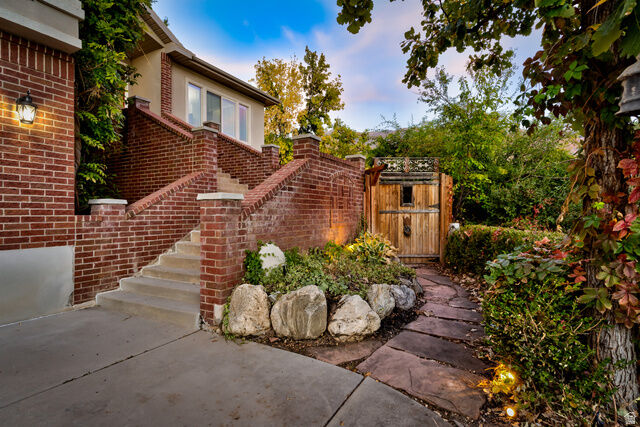 Property Photo:  1934 N Horseman Cir  UT 84040 