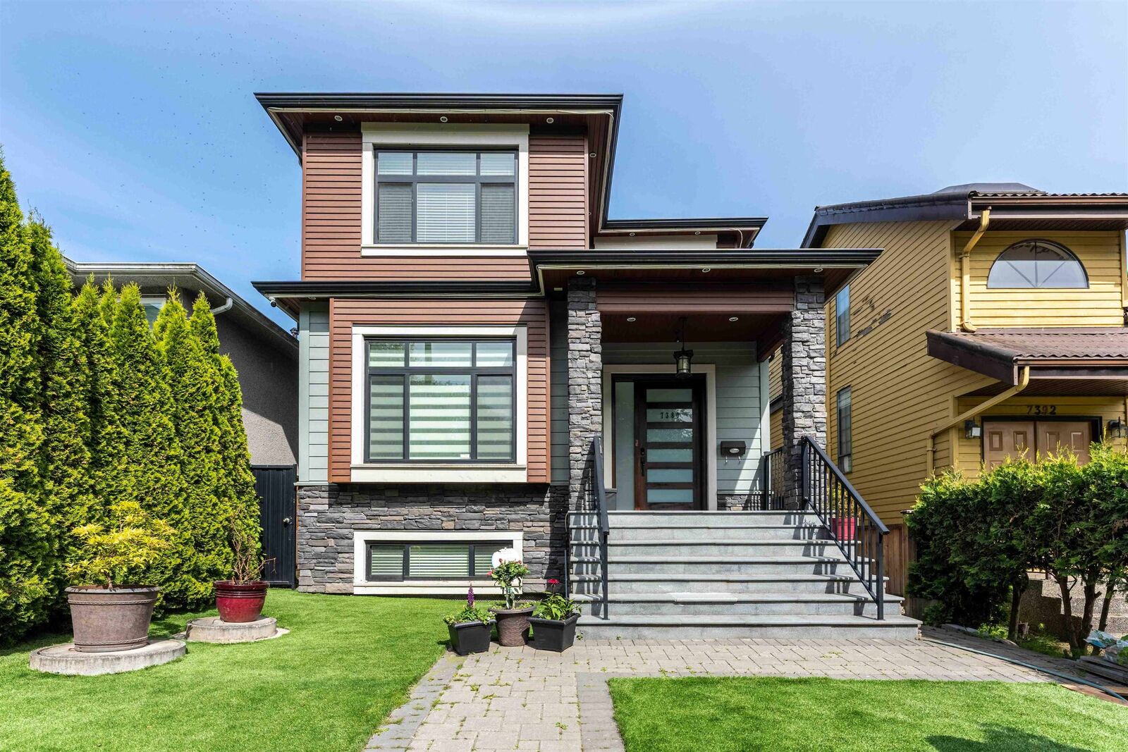 Property Photo: 7380 Ontario Street BC V5X 3B8
