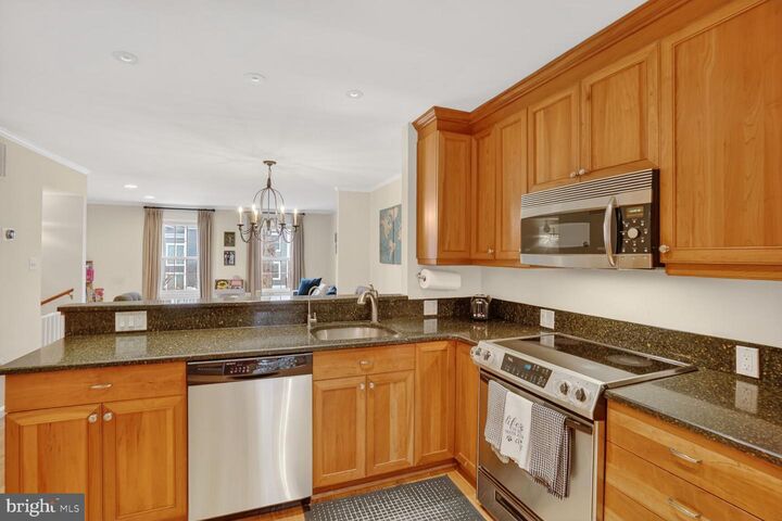 Property Photo:  1003-B N Daniel Street  VA 22201 