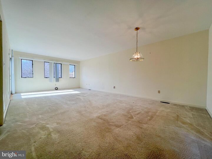 Property Photo: 370 Chickory Way DE 19711