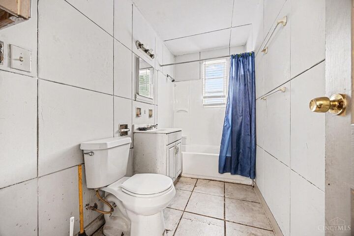 Property Photo: 3321 Glenway Avenue OH 45205