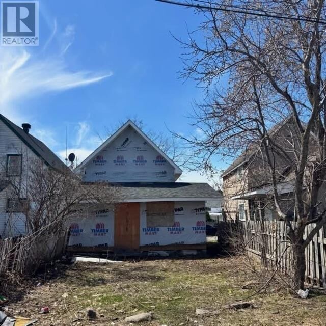 Property Photo: 8 Grace St ON P6A 2S6