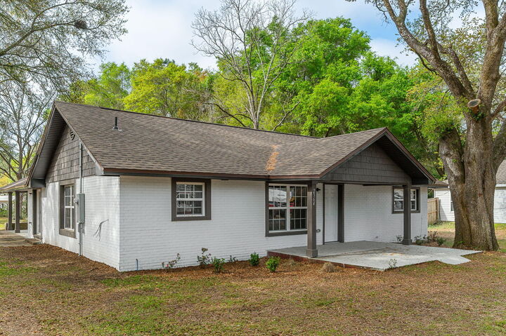 Property Photo:  2364 Susan Drive  FL 32536 