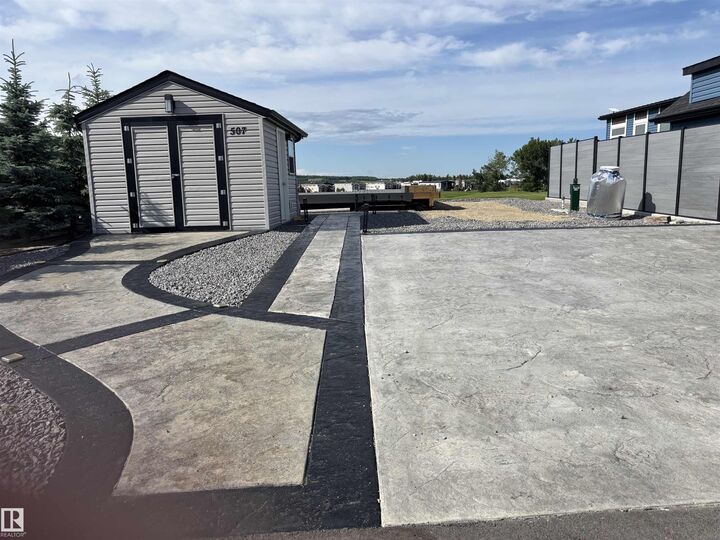 Property Photo:  53126 Rge Road 70  AB T0E 0S0 