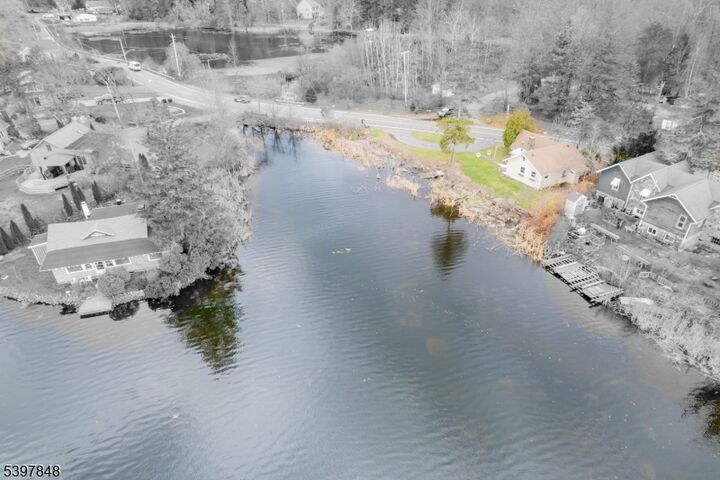 Property Photo:  213 Otterhole Rd  NJ 07480 