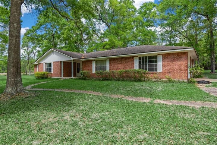 Property Photo: 10267 Pineridge Drive TX 77303