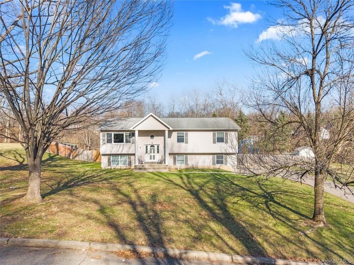 Property Photo: 3 Algonquin Circle NY 10952