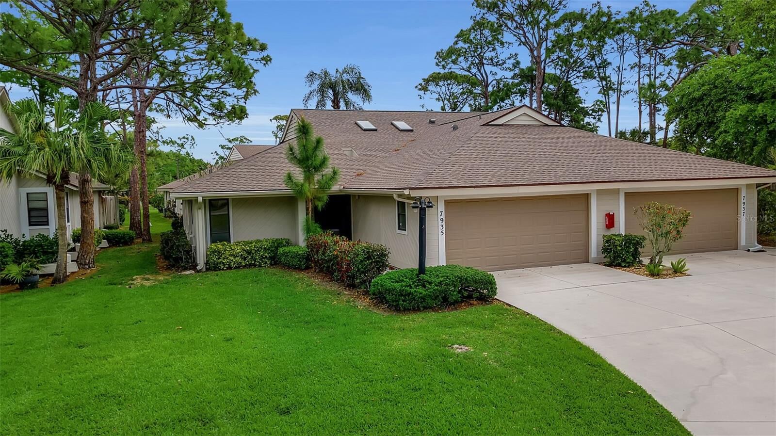 Property Photo:  7935 Woodpointe Court 21  FL 34238 