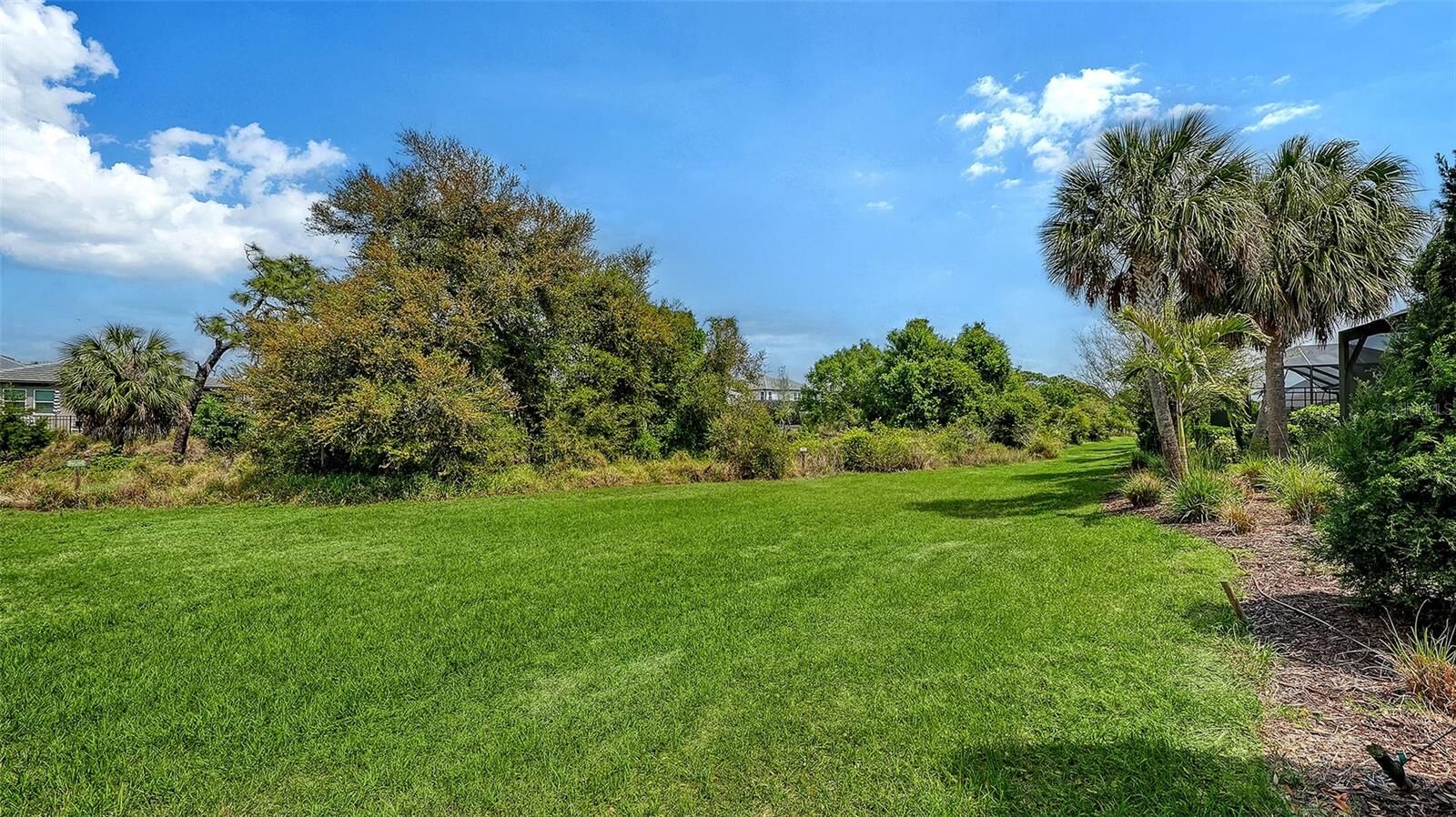 Property Photo: 5018 Surfside Circle FL 34211