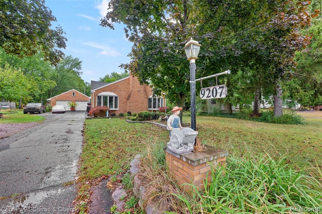 Property Photo:  9207 Inkster Road  MI 48150 4135 