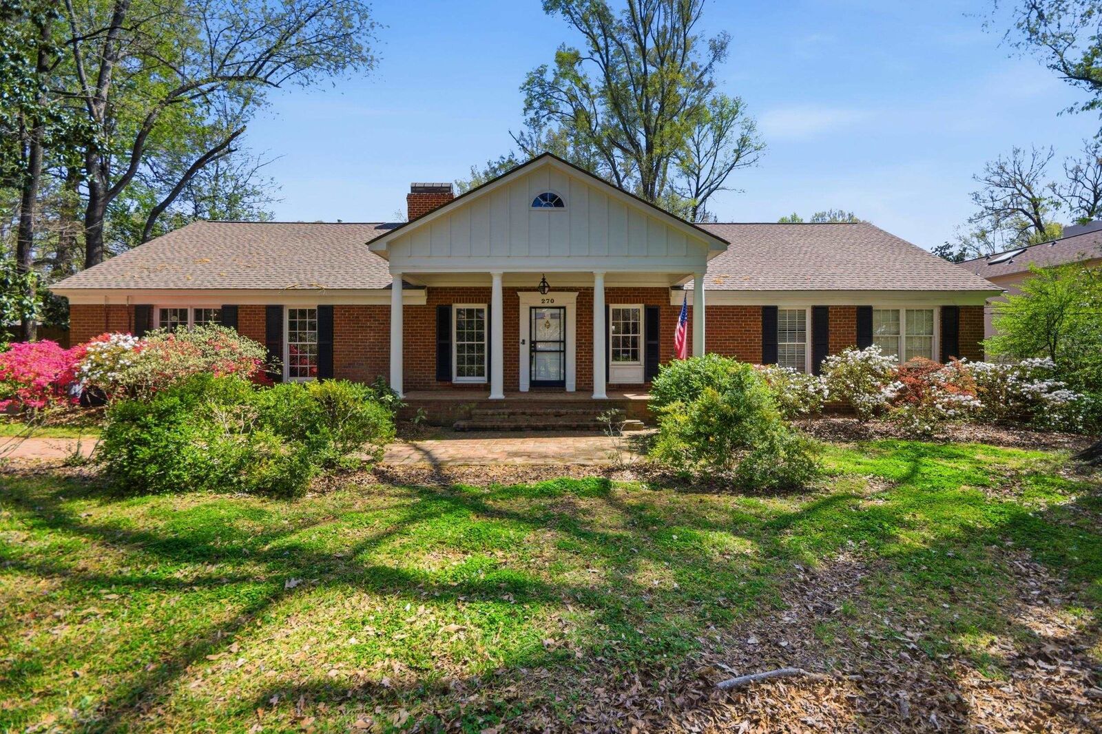 Property Photo:  270 E Cherry Cir  TN 38117 
