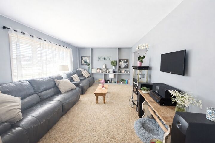 Property Photo:  900 14th Place  IA 52730 