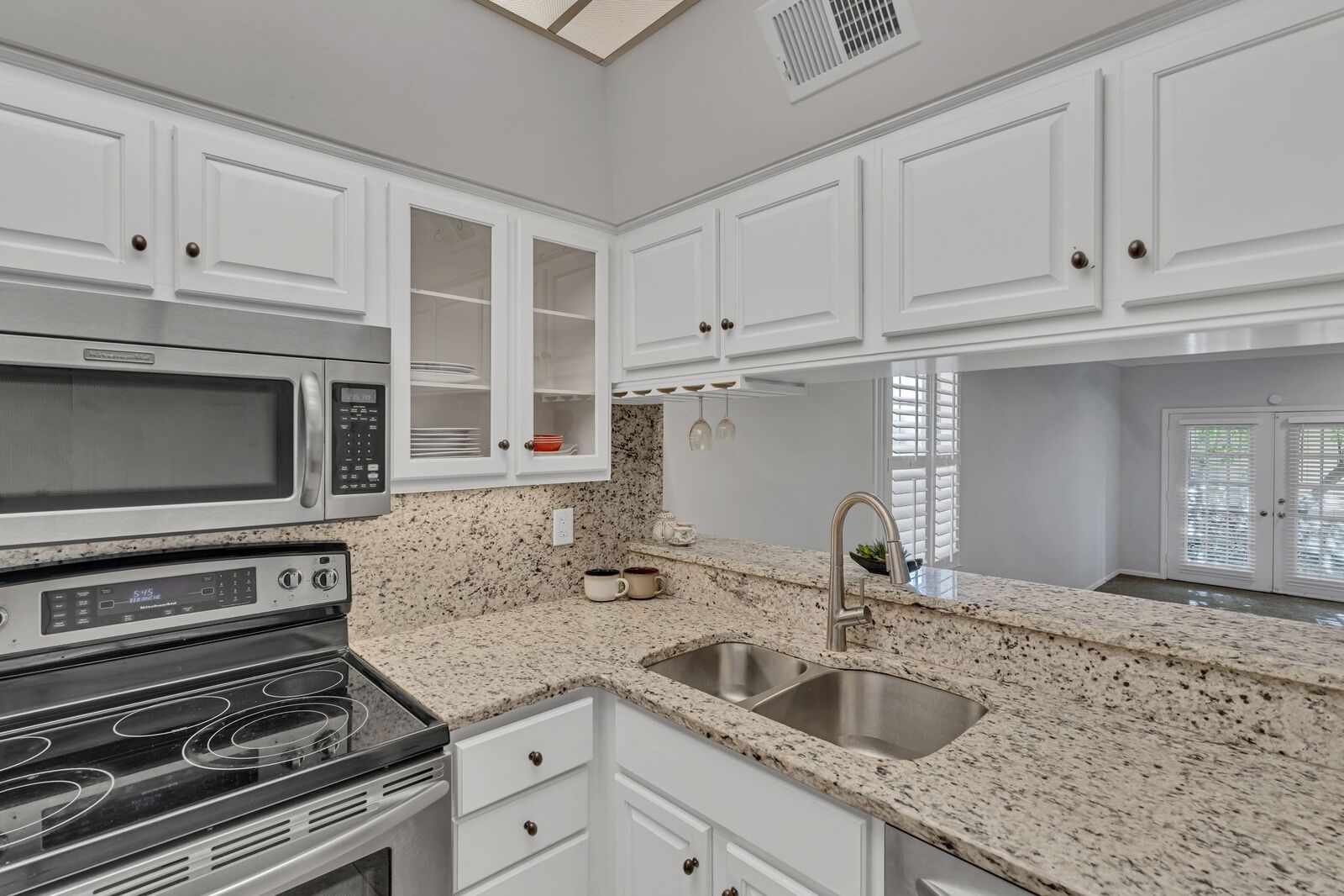 Property Photo:  107 W End Pl  TN 37205 