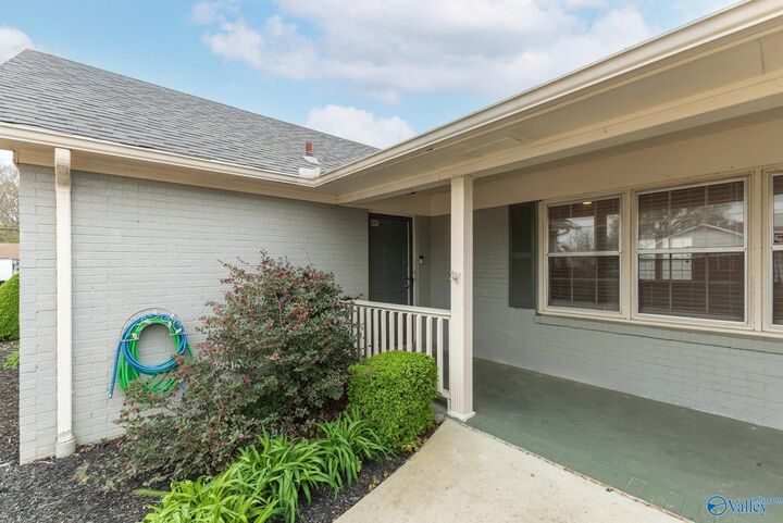 Property Photo:  2201 Auburn Drive SW  AL 35603 