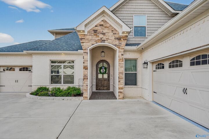 Property Photo: 17000 River Pier Drive AL 35803