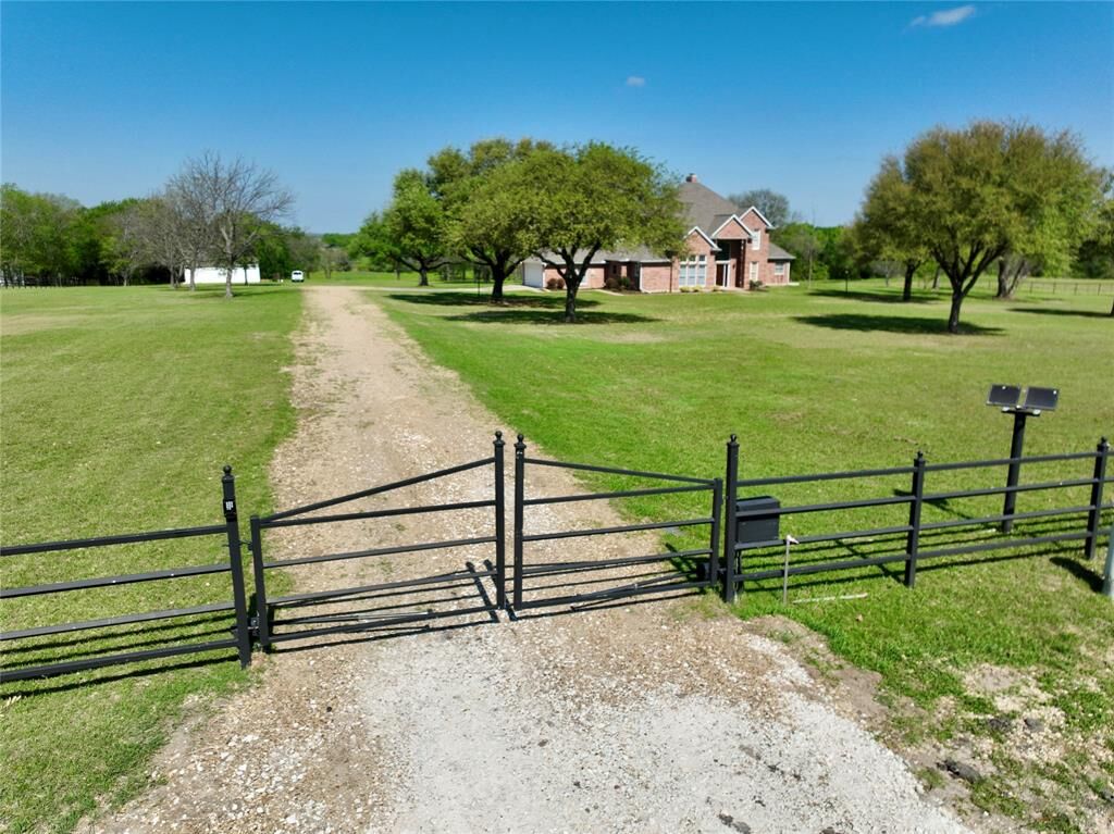 Property Photo: 6239 Fm 879 TX 75119