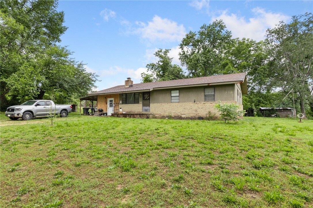 Property Photo:  160 S Oklahoma Street  AR 72675 
