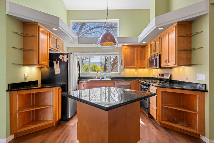 Property Photo: 105 Cedar Ridge Terrace OR 97537
