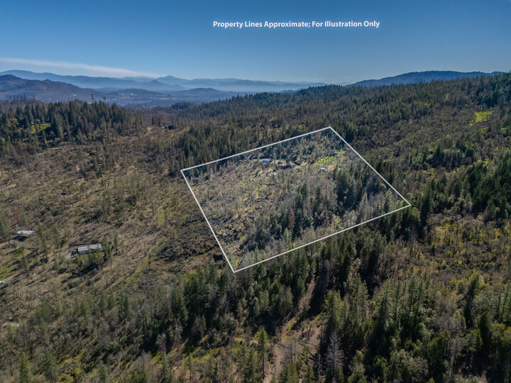 Property Photo:  300 Citadel Road  OR 97541 