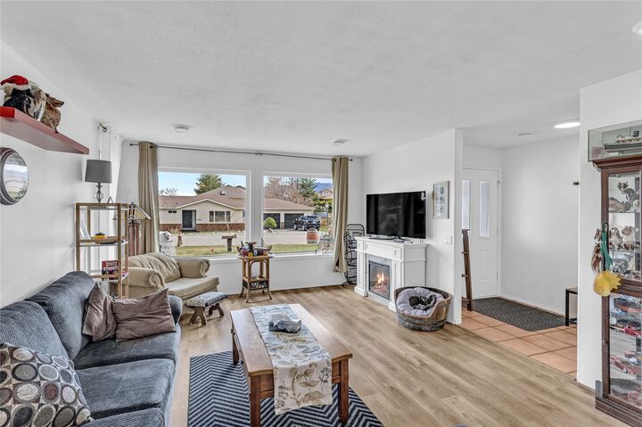 Photo de la propriété:  6034 Garraway Place  BC V0H 1X4 
