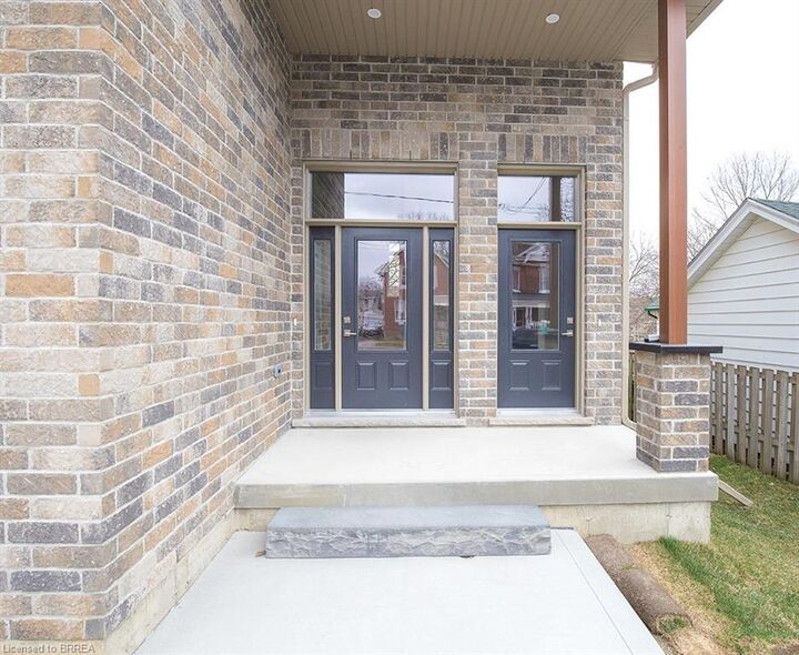 355 Wellington Street — photo 1
