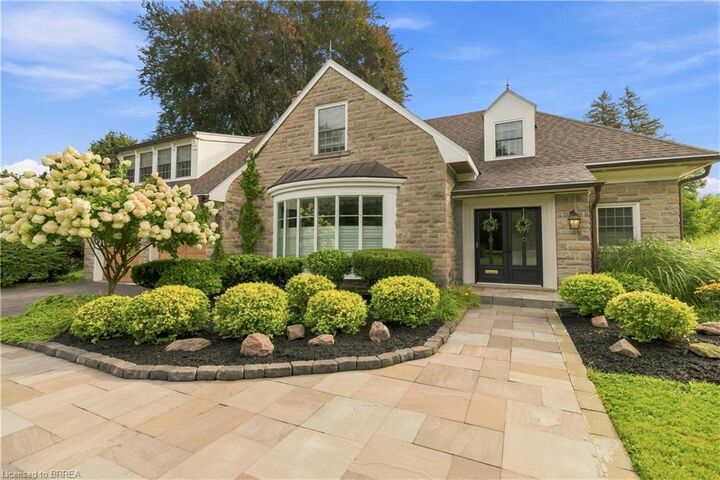 Property Photo: 8 Tutela Heights Road ON N3T 1A1