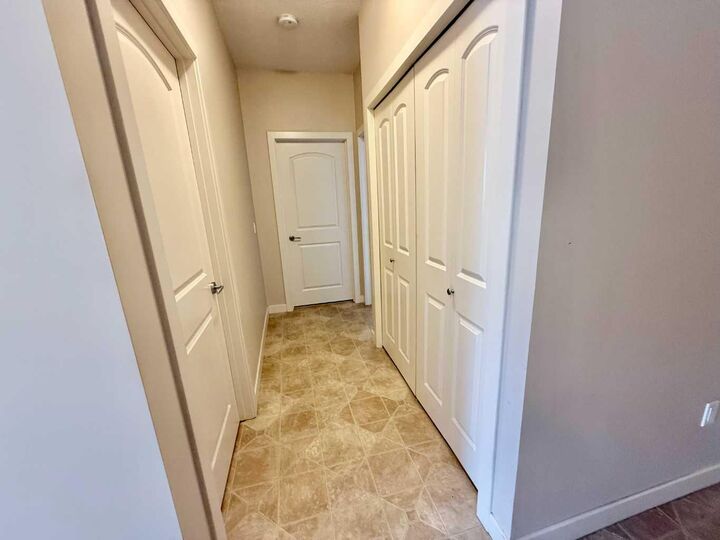 Property Photo:  109 Seabolt Drive 102  AB T7V 1K2 