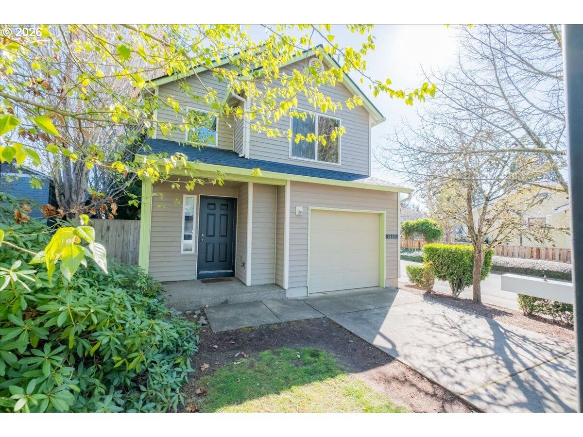 Property Photo:  1825 SW Easy St  OR 97333 