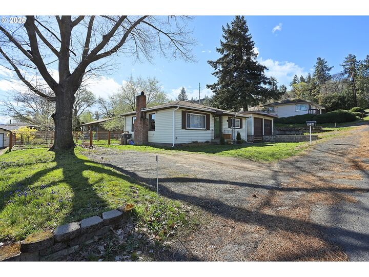 Property Photo: 1214 Walnut St OR 97058