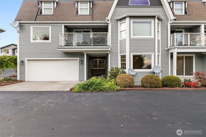 Property Photo:  1178 E Grover Street 101  WA 98264 