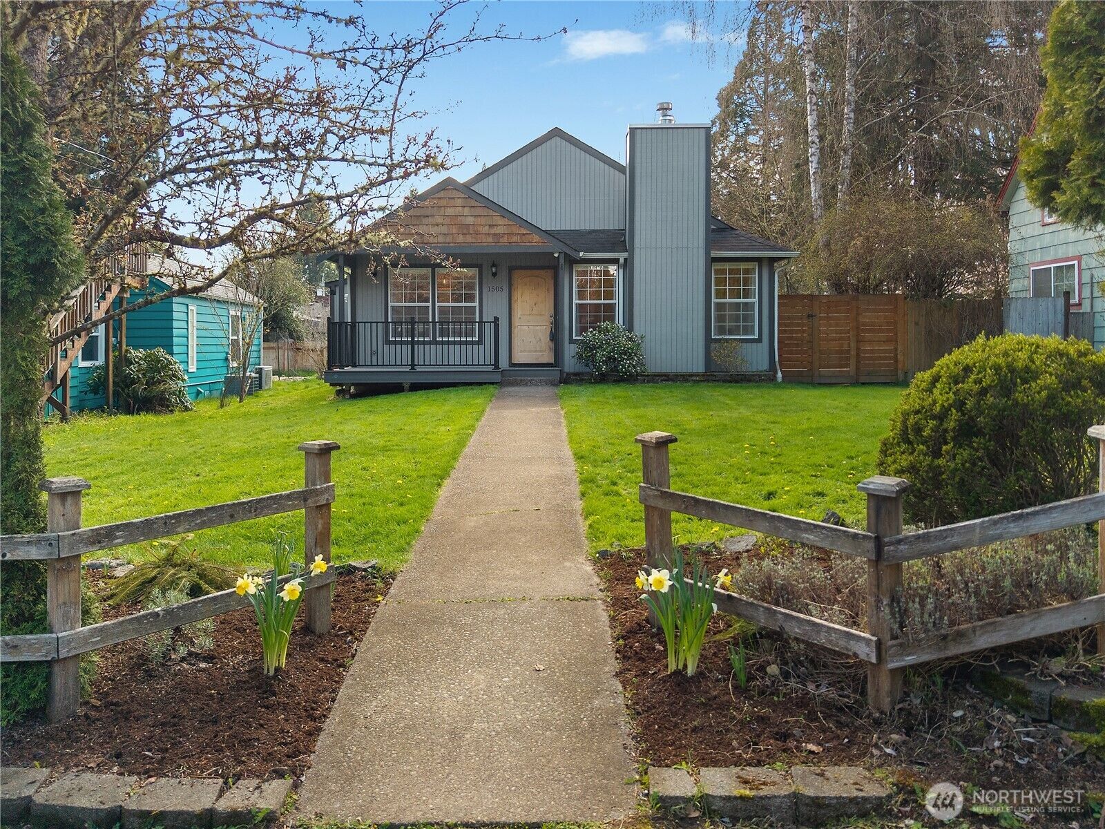 Property Photo:  1505  Dickinson Avenue NW  WA 98502 