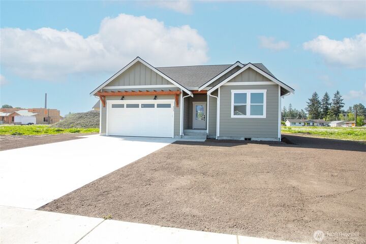 Property Photo: 405 W 4th Street WA 98247