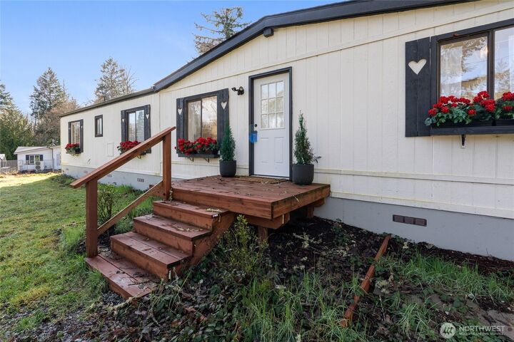 Property Photo:  14512  246th Street E  WA 98338 