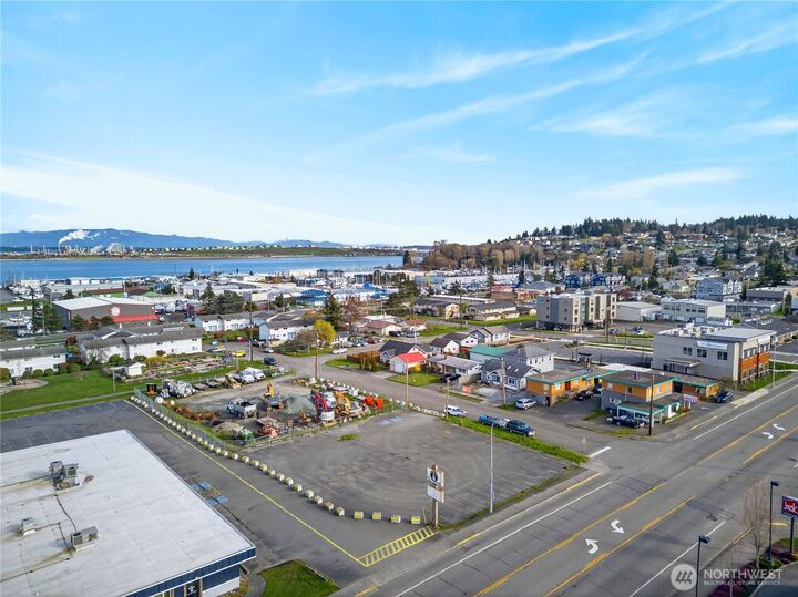 Property Photo:  2821  Commercial Avenue  WA 98221 