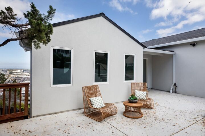 Property Photo:  1689 Sunnyslope Avenue  CA 94002 