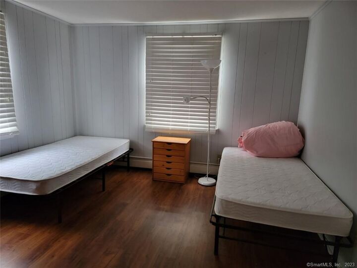 Property Photo:  76 Maple Street  CT 06405 