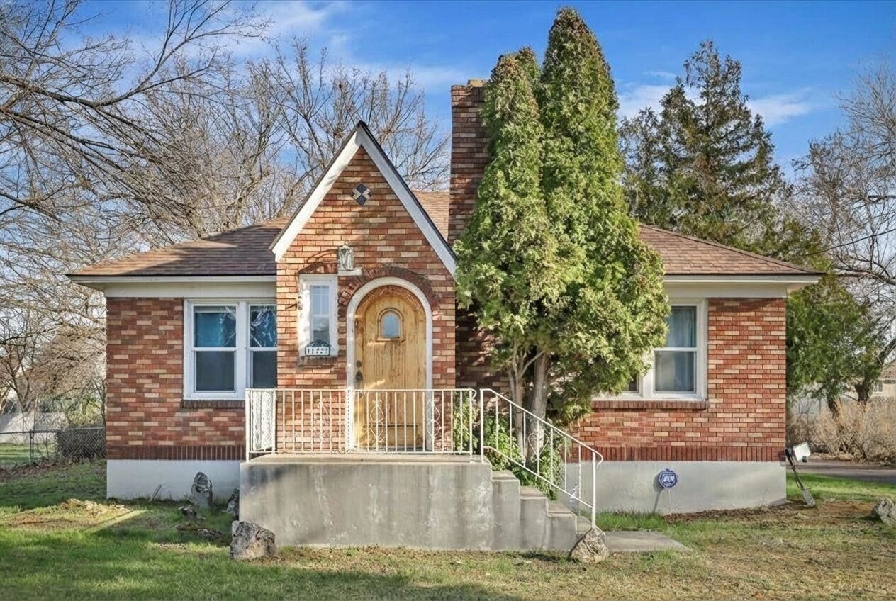 Property Photo:  11723 E 4th Ave  WA 99206 