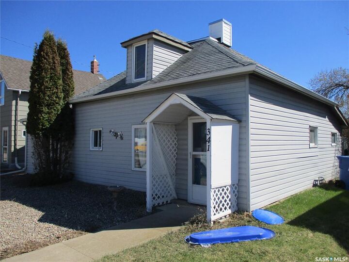 341 4th Avenue W — photo 1