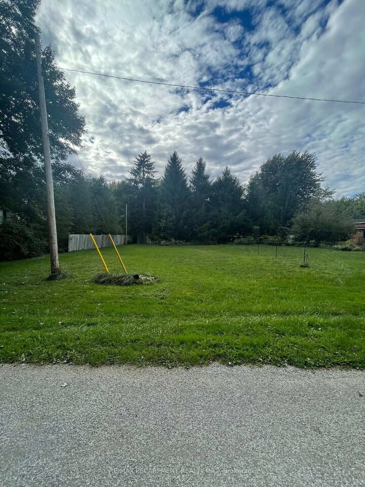 Property Photo: 313 Cherryhill Boulevard S Lot 1 ON L0S 1B0
