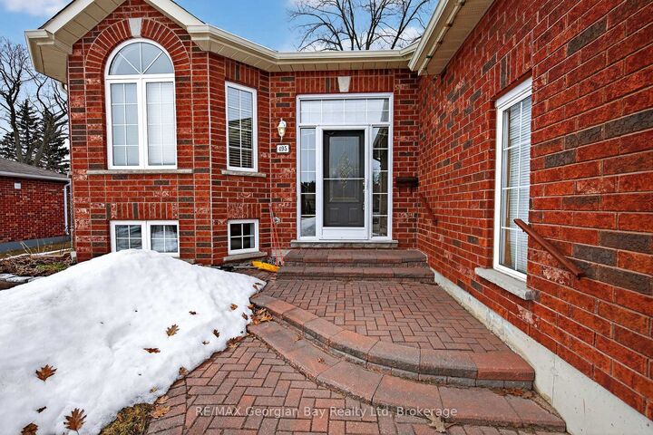 Property Photo: 495 Shewfelt Crescent ON L4R 5N8