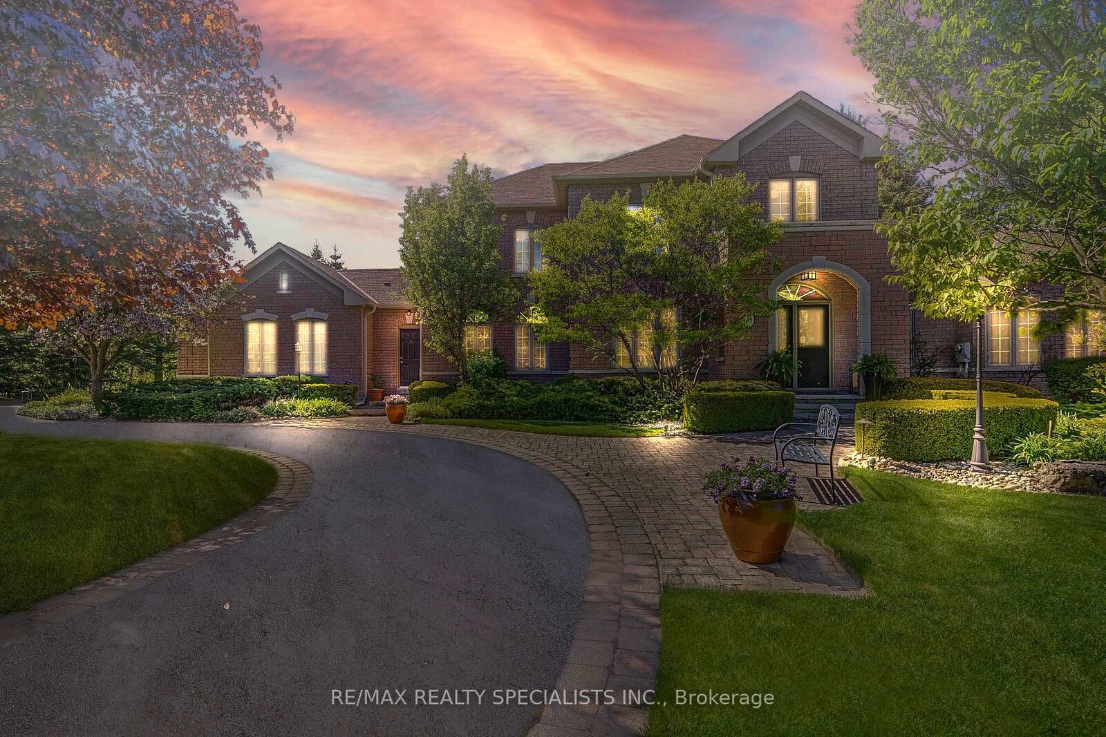 Property Photo: 11 Bridlewood Boulevard ON L0P 1H0