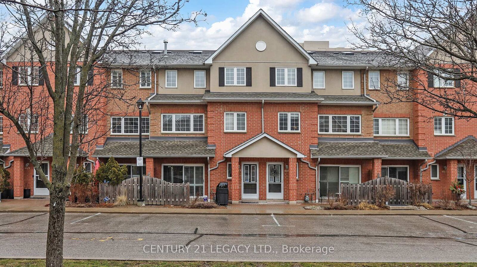 Property Photo: 1400 The Esplanade North N/A W 419 ON L1V 6V2