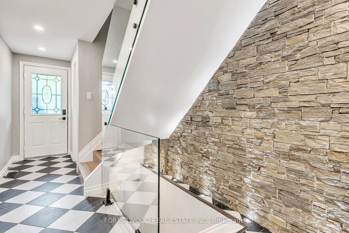 Property Photo: 24 Argyle Road ON L4N 6P7