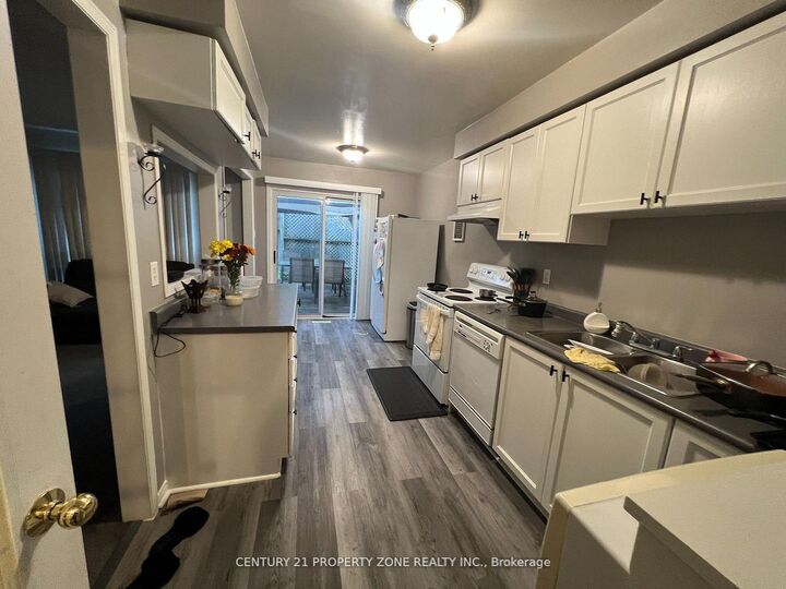 Property Photo: 3242 Tortola Court ON L5N 7C4